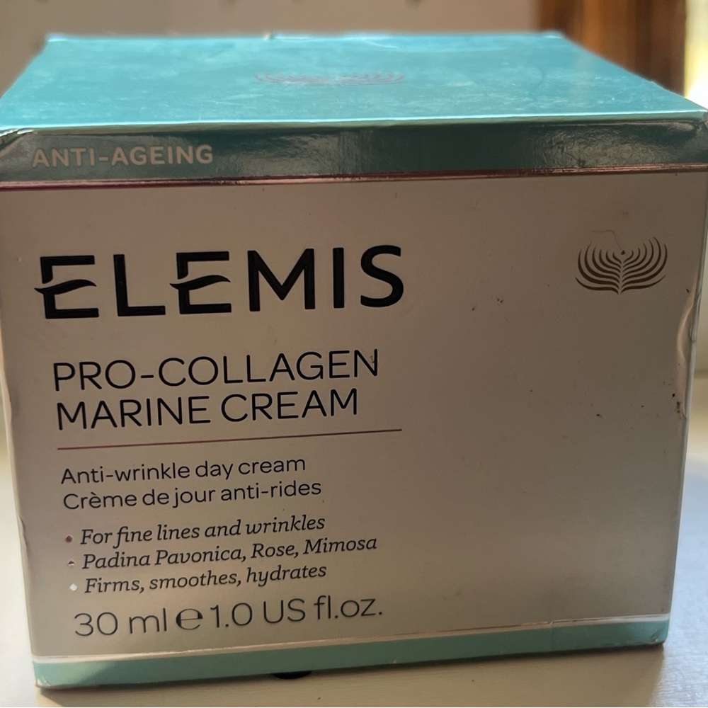 ELEMIS Pro-Collagen Marine Cream in Turquoise and White